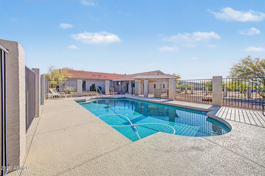 Image 35 of property listing at 43211 N 16TH Street, New River, AZ 85087