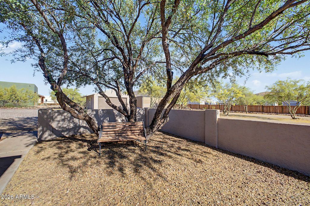 Image 39 of property listing at 43211 N 16TH Street, New River, AZ 85087