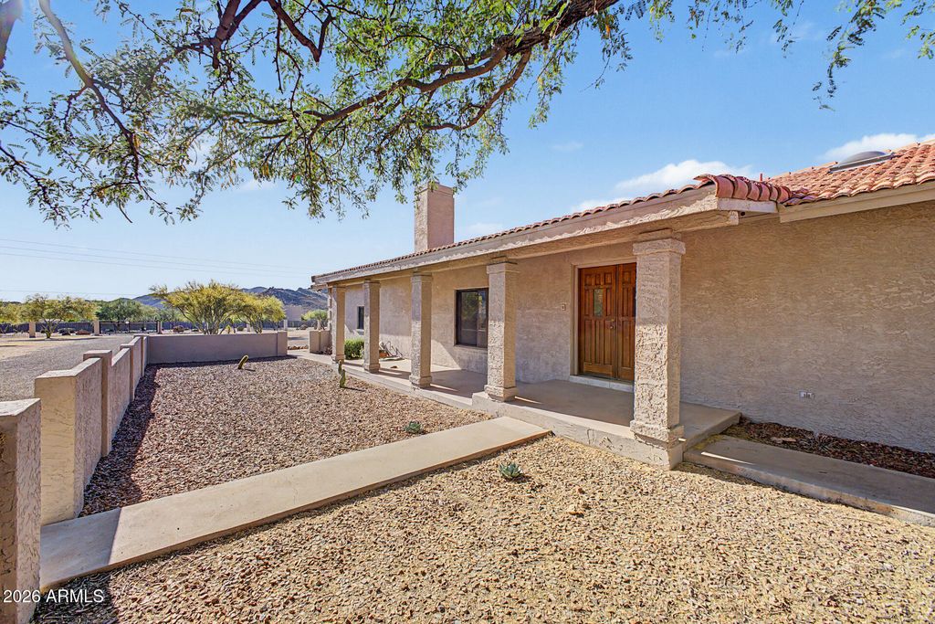 Image 41 of property listing at 43211 N 16TH Street, New River, AZ 85087
