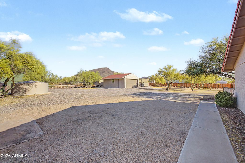 Image 46 of property listing at 43211 N 16TH Street, New River, AZ 85087