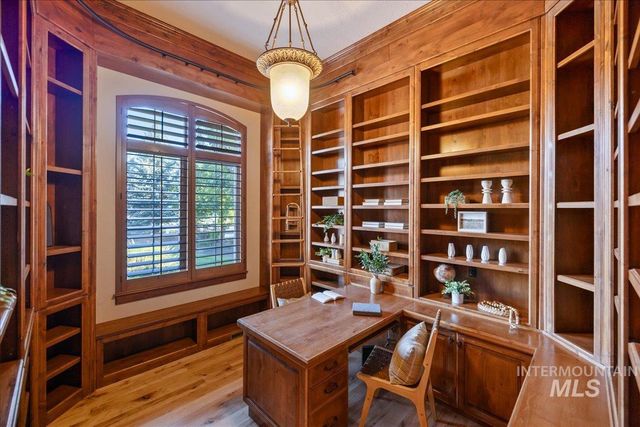 1479 W Oakhampton Dr, Eagle, ID 83616