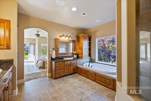 1479 W Oakhampton Dr, Eagle, ID 83616