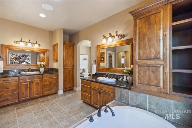 1479 W Oakhampton Dr, Eagle, ID 83616