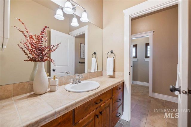 1479 W Oakhampton Dr, Eagle, ID 83616