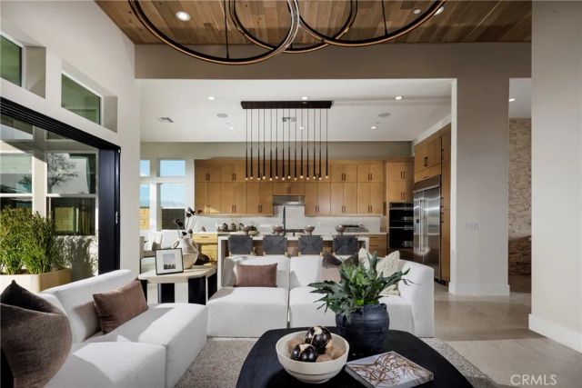 75157 Radford Drive, Palm Desert, CA 92211