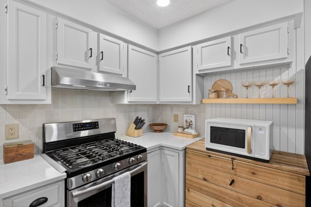 1509 N Westgate St, Wichita, KS 67212
