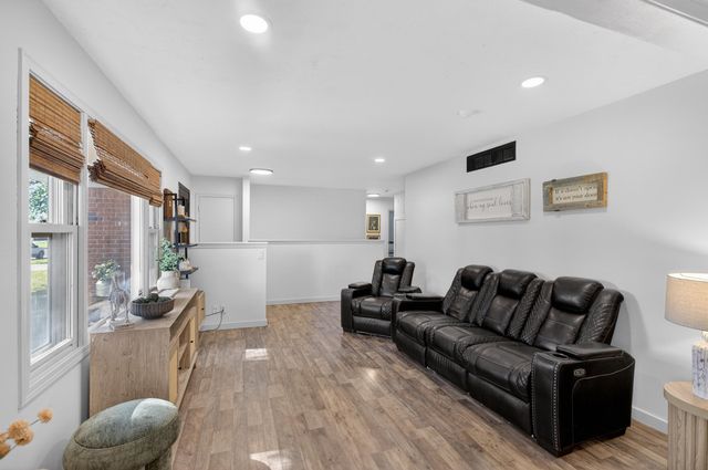 1509 N Westgate St, Wichita, KS 67212