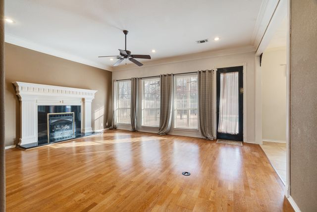 512 Brookes Way, Reno, TX 75462