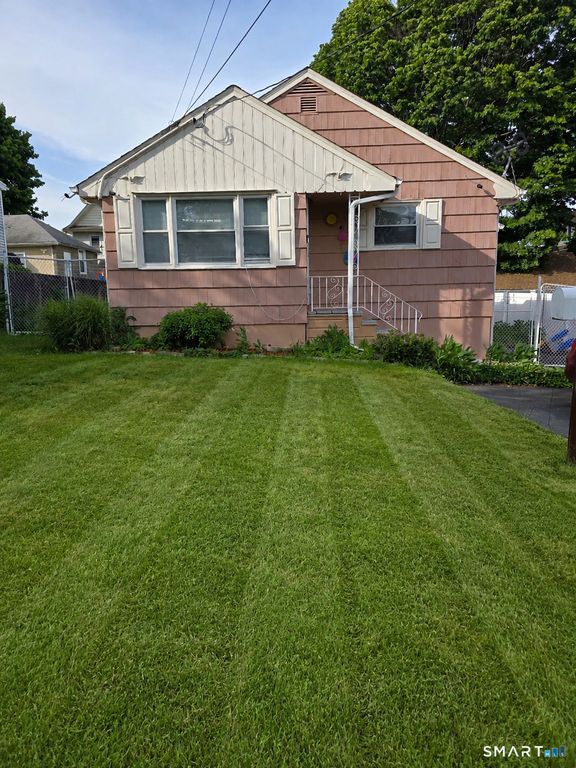 44 Vernon Street, Stratford, CT 06615