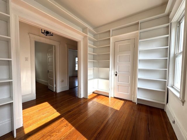 67 Washburn Ave. 2, Cambridge, MA 02140