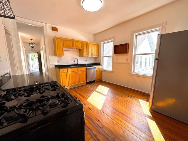 67 Washburn Ave. 2, Cambridge, MA 02140