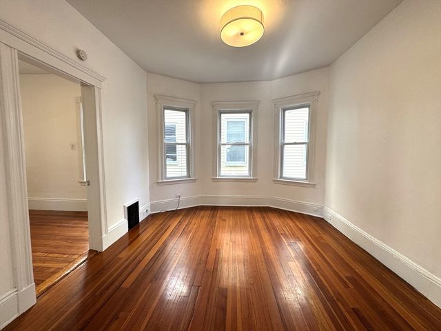 67 Washburn Ave. 2, Cambridge, MA 02140