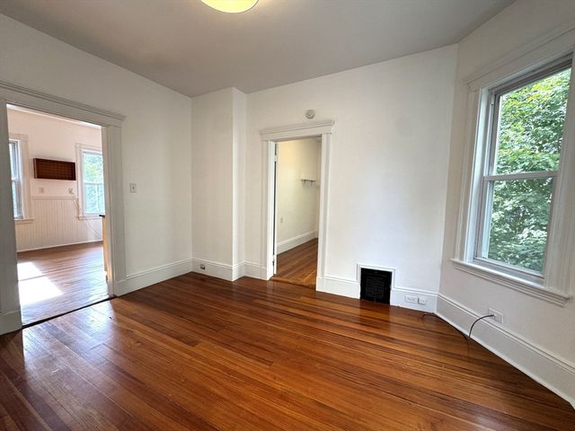 67 Washburn Ave. 2, Cambridge, MA 02140