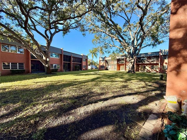 4805 ALT 19 111, Palm Harbor, FL 34683