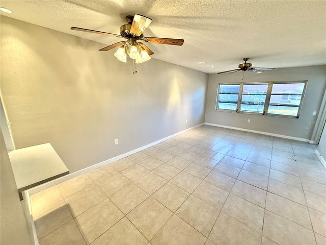 4805 ALT 19 111, Palm Harbor, FL 34683