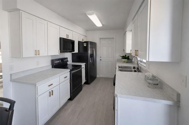 1636 JUNO TRAIL, Astor, FL 32102