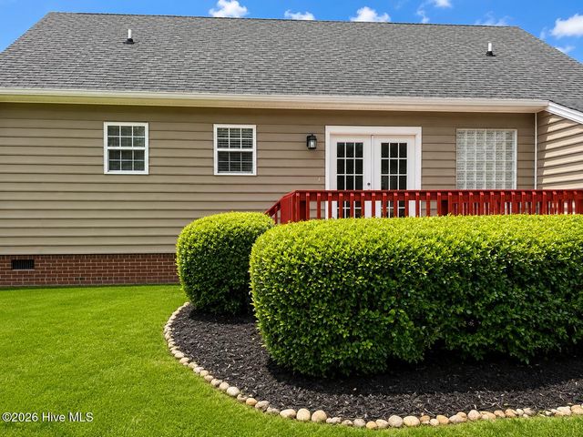 2205 Seagrave Drive, Winterville, NC 28590