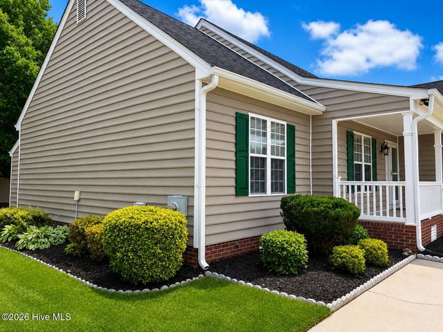 2205 Seagrave Drive, Winterville, NC 28590