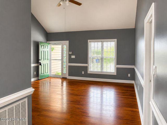 2205 Seagrave Drive, Winterville, NC 28590