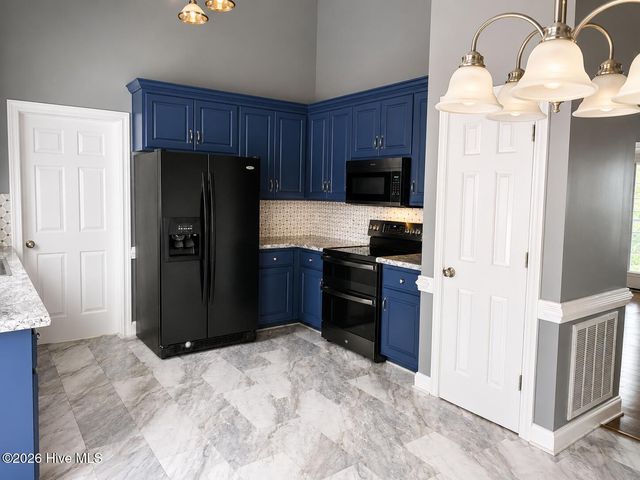 2205 Seagrave Drive, Winterville, NC 28590