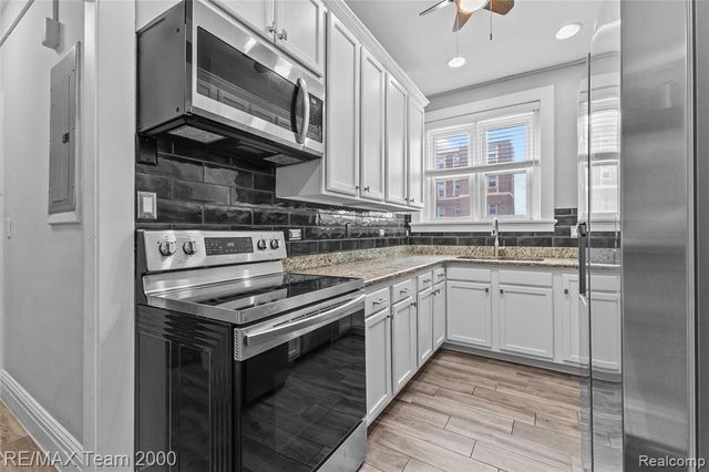 8120 E Jefferson Avenue, Detroit, MI 48214