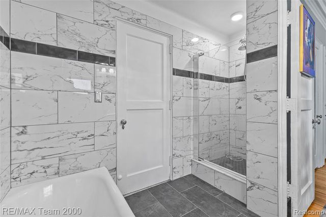 8120 E Jefferson Avenue, Detroit, MI 48214