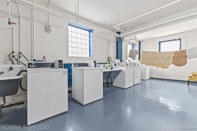 8120 E Jefferson Avenue, Detroit, MI 48214