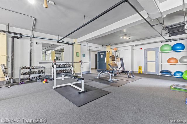8120 E Jefferson Avenue, Detroit, MI 48214