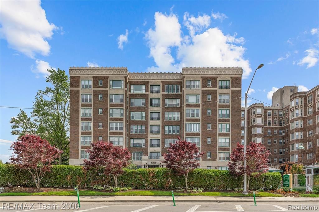 8120 E Jefferson Avenue, Detroit, MI 48214