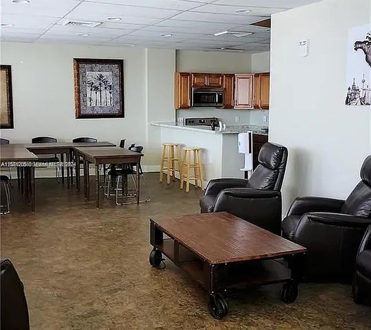 2450 NE 135th Street 208, North Miami, FL 33181