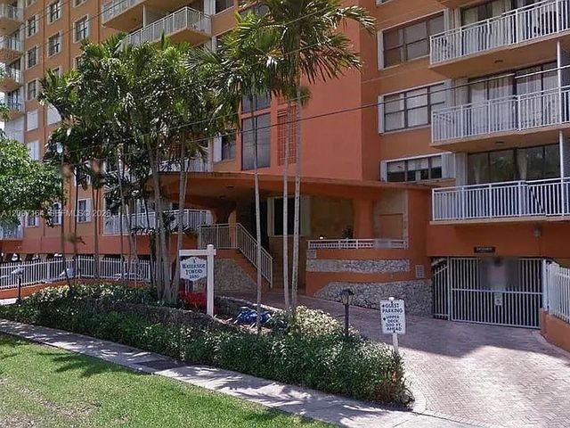 2450 NE 135th Street 208, North Miami, FL 33181