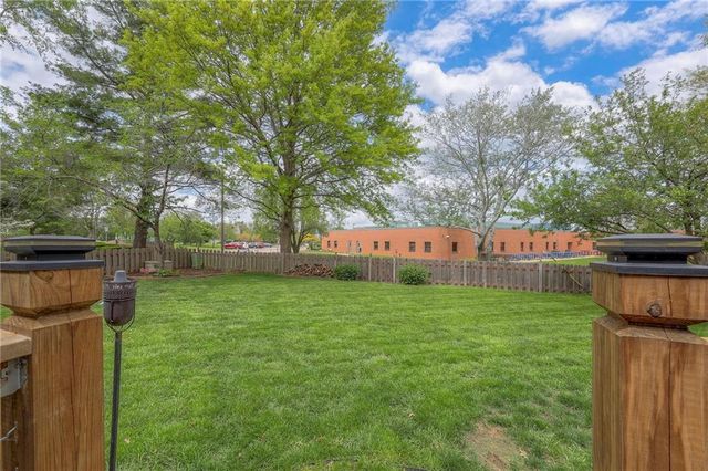 8112 W 129th Street, Overland Park, KS 66213