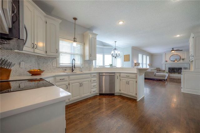 8112 W 129th Street, Overland Park, KS 66213