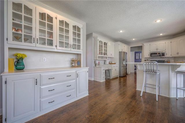 8112 W 129th Street, Overland Park, KS 66213