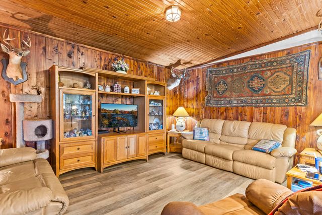 5119 Shoemaker Ridge Ridge, Zoe, KY 41397