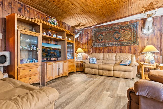 5119 Shoemaker Ridge Ridge, Zoe, KY 41397