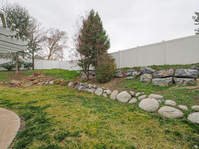 6034 S FAMILY TREE PL, Taylorsville, UT 84123