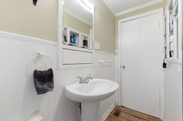 720 Dry Creek Rd, Smithville, TN 37166