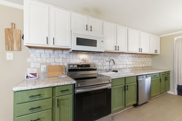 720 Dry Creek Rd, Smithville, TN 37166