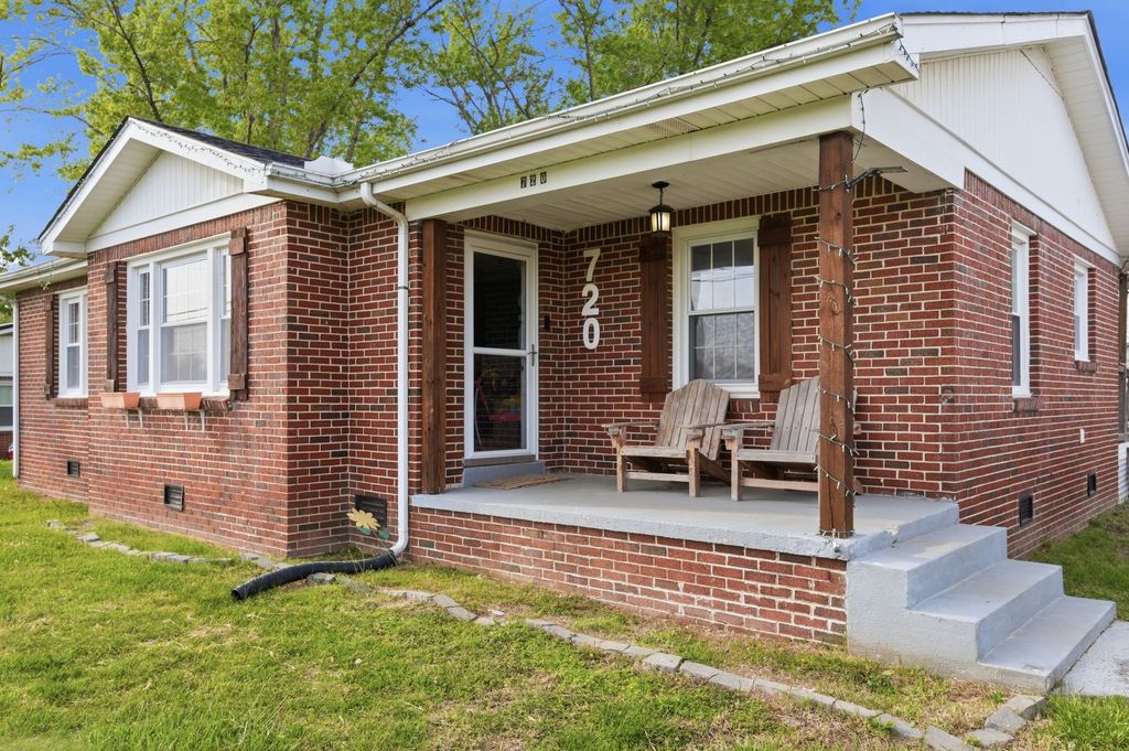 720 Dry Creek Rd, Smithville, TN 37166