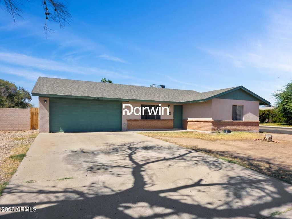 7956 W MONTECITO Avenue, Phoenix, AZ 85033