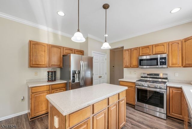60 HILL HOLLOW ROAD, Jefferson Twp., NJ 07849