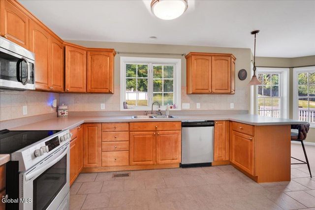 20 Laura Lane, Ravena, NY 12143