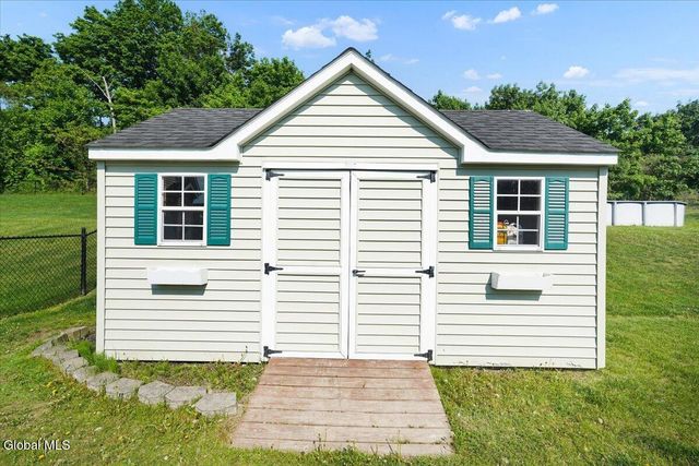 20 Laura Lane, Ravena, NY 12143
