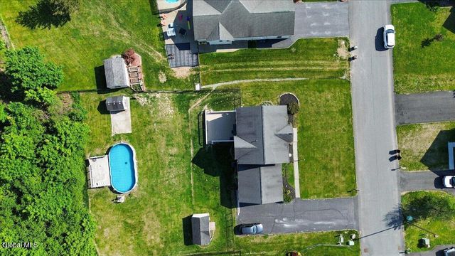 20 Laura Lane, Ravena, NY 12143