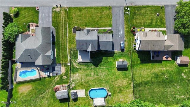 20 Laura Lane, Ravena, NY 12143