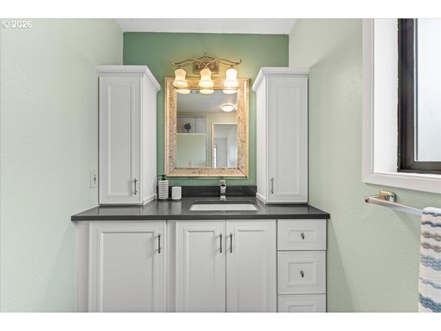 11870 Se AUSTRALIS Ct, Happy Valley, OR 97086