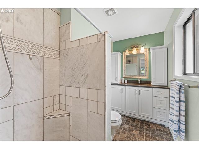 11870 Se AUSTRALIS Ct, Happy Valley, OR 97086