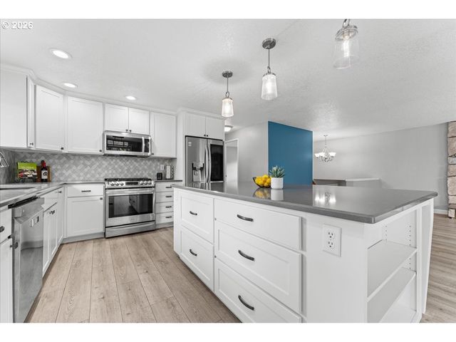 11870 Se AUSTRALIS Ct, Happy Valley, OR 97086