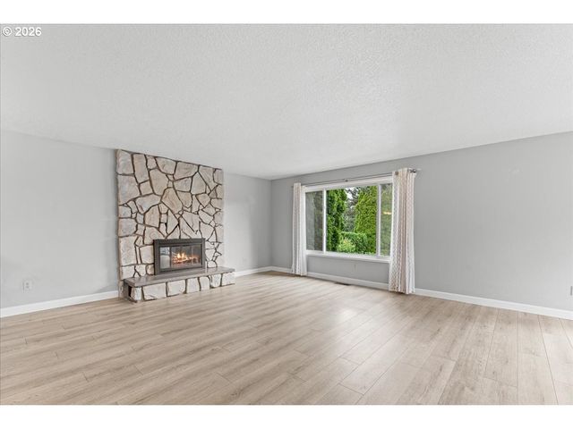 11870 Se AUSTRALIS Ct, Happy Valley, OR 97086
